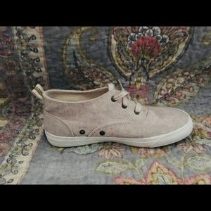 KEDS Size 6 Cute, Comfy Shoes